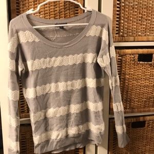 American eagle white and grey sweater